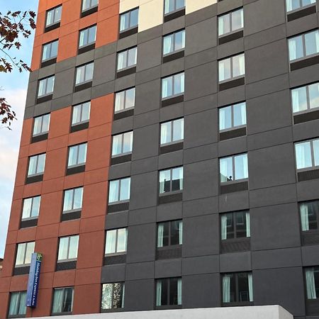 Holiday Inn Express & Suites New York Ngoại thất bức ảnh