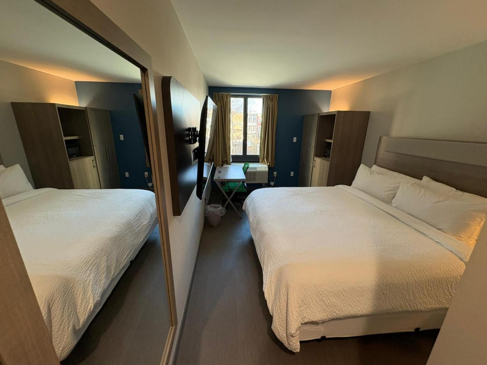 Holiday Inn Express & Suites New York Ngoại thất bức ảnh
