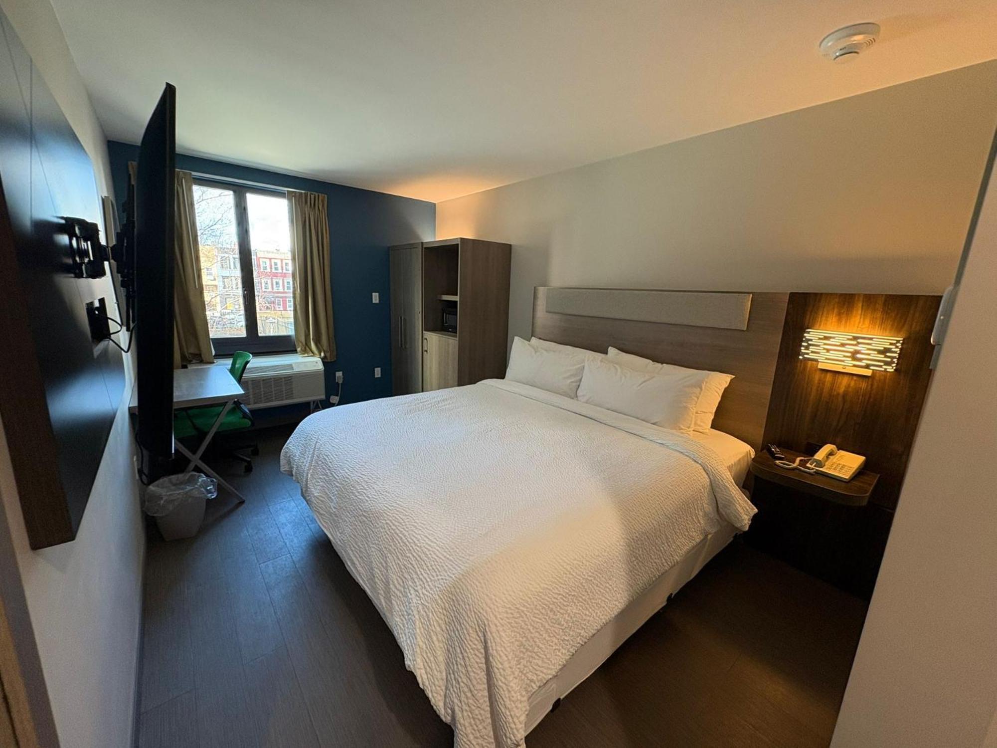 Holiday Inn Express & Suites New York Ngoại thất bức ảnh