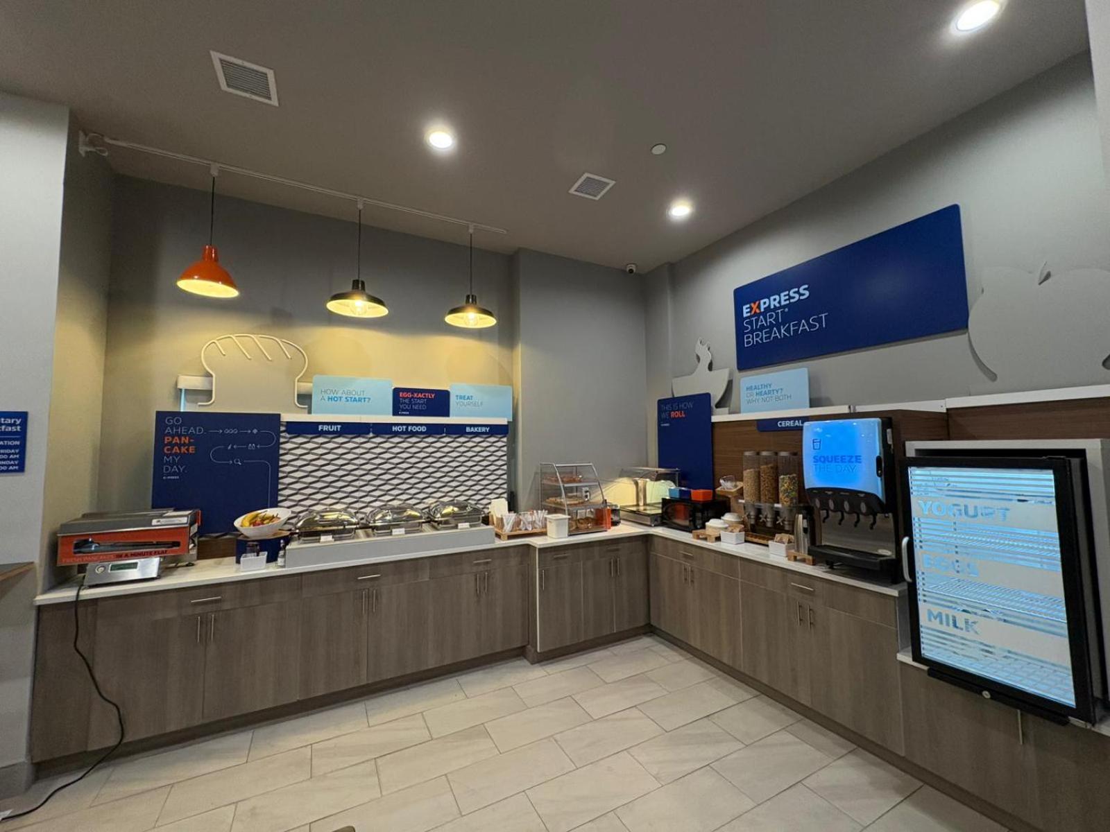 Holiday Inn Express & Suites New York Ngoại thất bức ảnh