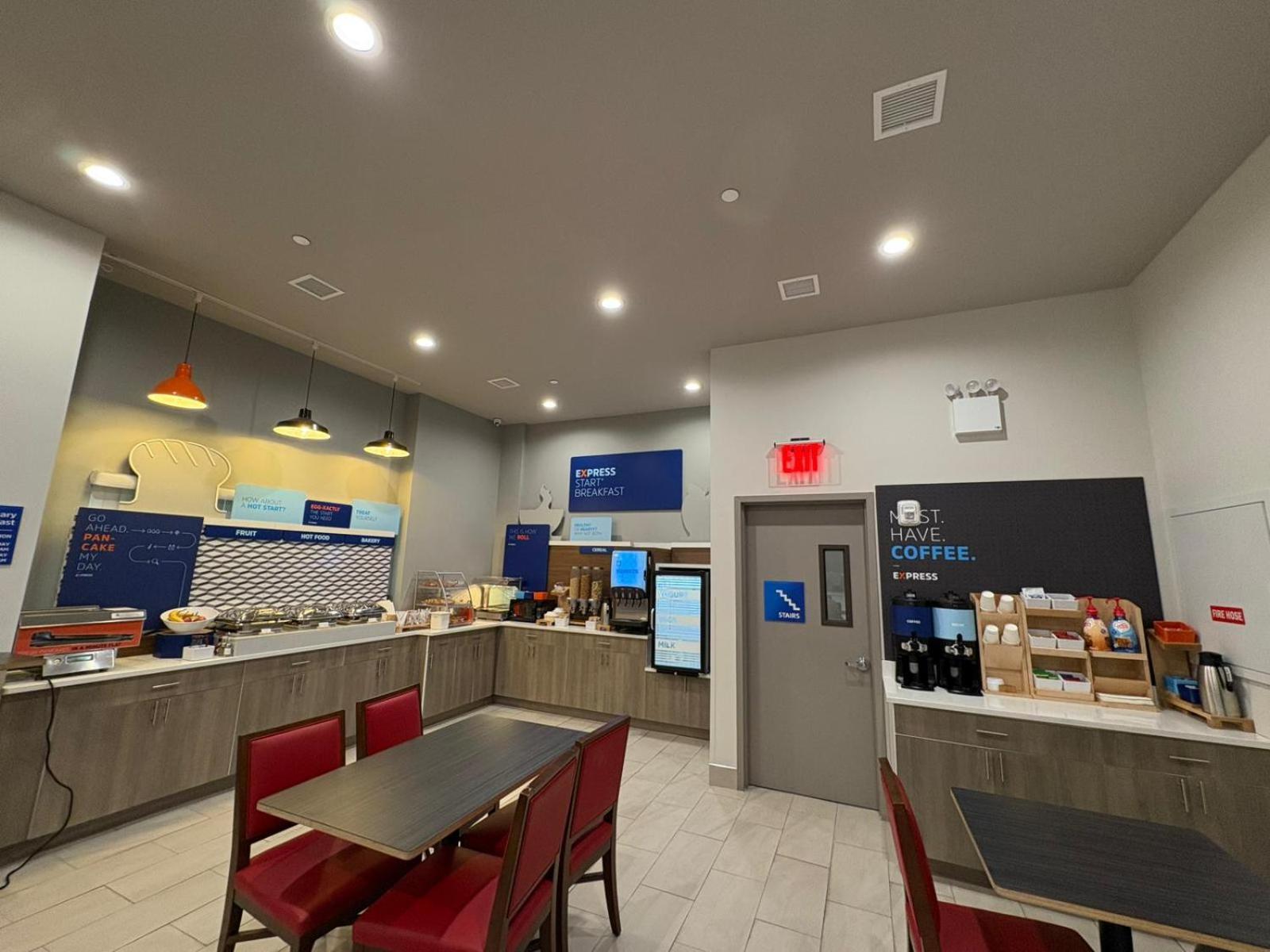 Holiday Inn Express & Suites New York Ngoại thất bức ảnh